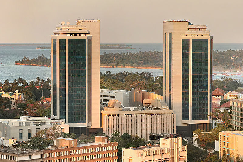 ملف:Bank of Tanzania golden hour.jpg